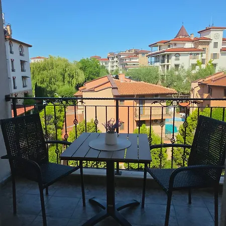 Summer Nest Ravda נסבר